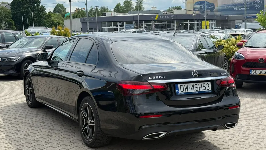 MERCEDES-BENZ E Klasa E 220 d 4-Matic AMG