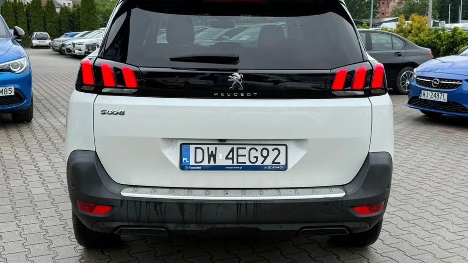 PEUGEOT 5008 5008 1.6 PureTech Allure S&S EAT8