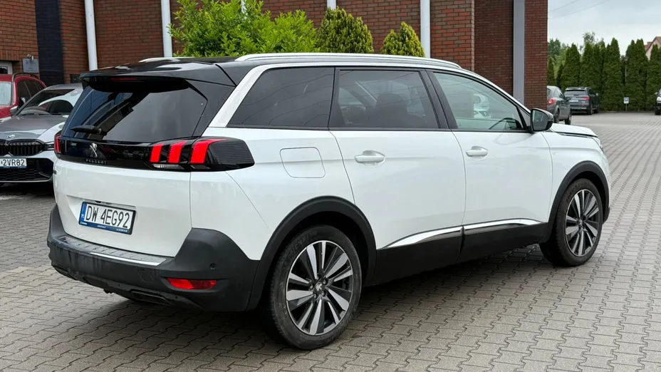 PEUGEOT 5008 5008 1.6 PureTech Allure S&S EAT8