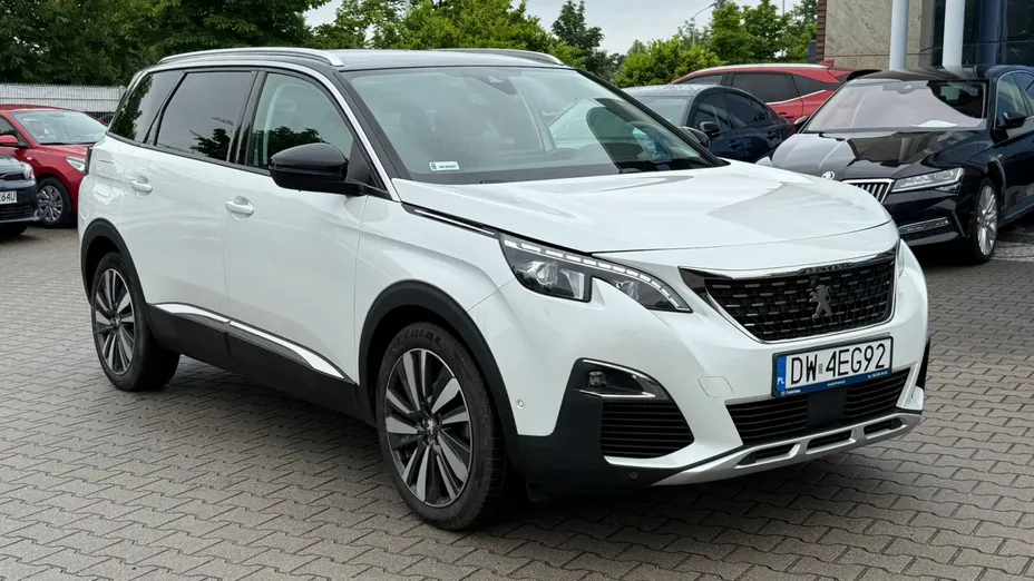 PEUGEOT 5008 5008 1.6 PureTech Allure S&S EAT8