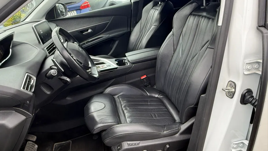 PEUGEOT 5008 5008 1.6 PureTech Allure S&S EAT8