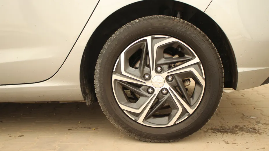 HYUNDAI i30 i30 1.5 DPI Smart