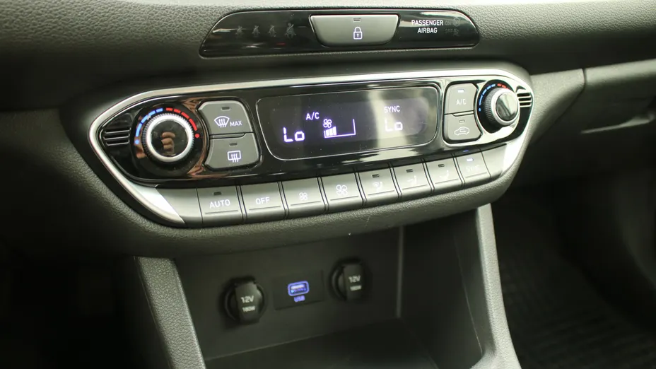 HYUNDAI i30 i30 1.5 DPI Smart