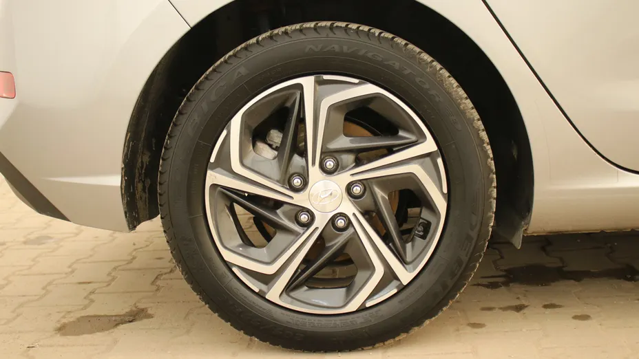 HYUNDAI i30 i30 1.5 DPI Smart