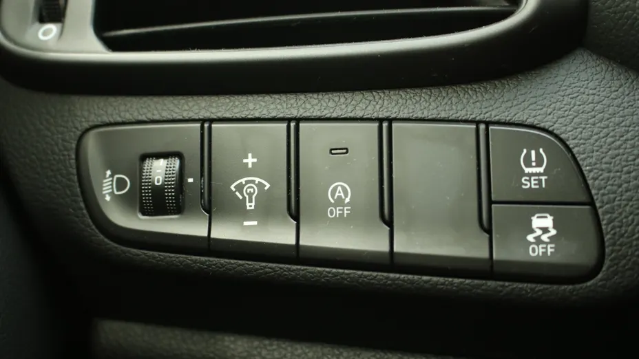 HYUNDAI i30 i30 1.5 DPI Smart