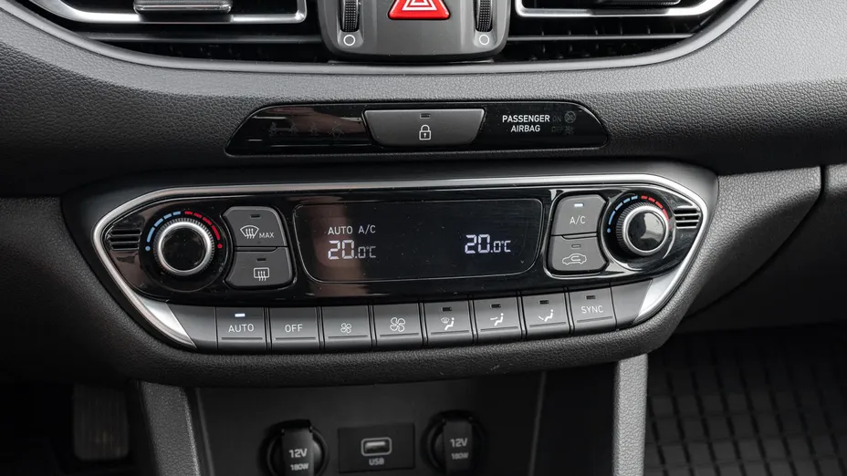HYUNDAI i30 i30 1.5 DPI Smart