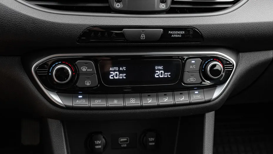 HYUNDAI i30 i30 1.5 DPI Smart