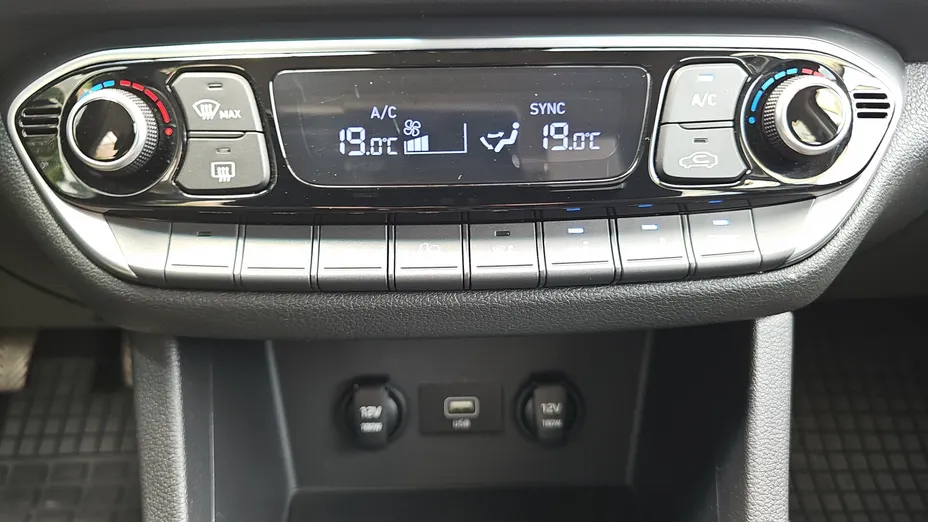 HYUNDAI i30 i30 1.5 DPI Smart