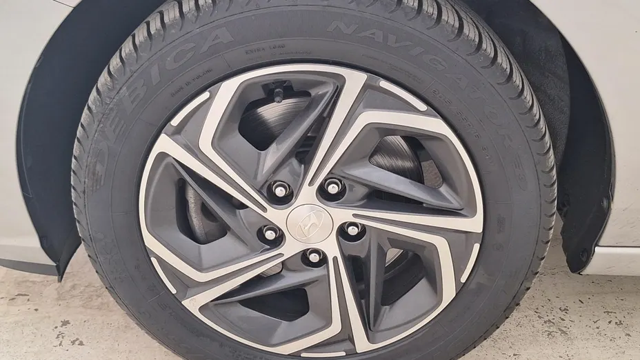 HYUNDAI i30 i30 1.5 DPI Smart