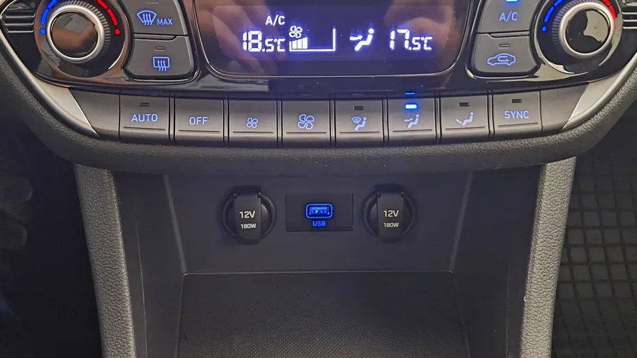 HYUNDAI i30 i30 1.5 DPI Smart