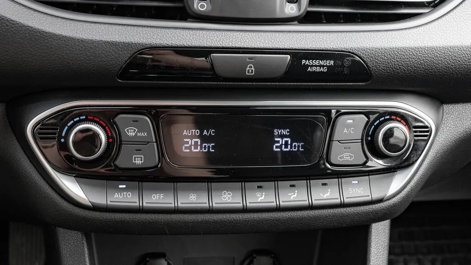 HYUNDAI i30 i30 1.5 DPI Smart