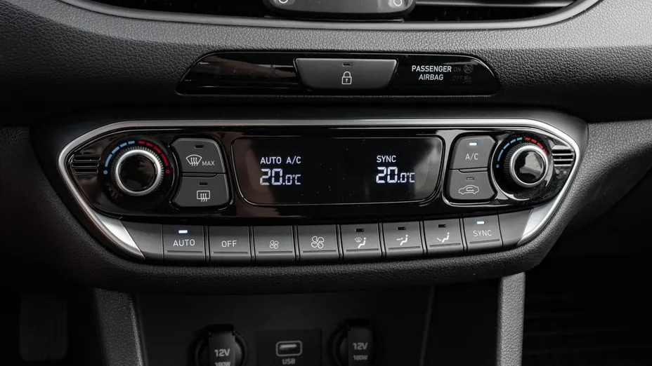 HYUNDAI i30 i30 1.5 DPI Smart