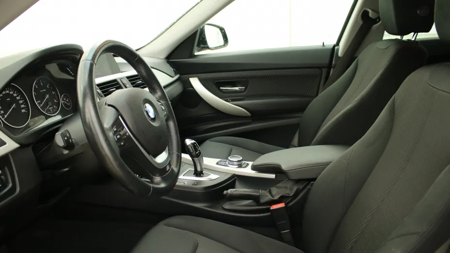 BMW Seria 3 Gran Turismo 320d Advantage aut