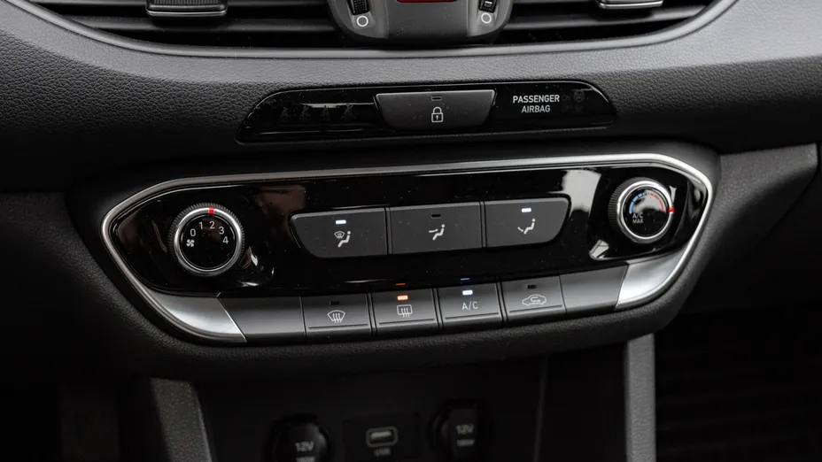 HYUNDAI i30 i30 1.0 T-GDI Modern