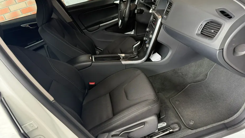VOLVO V60 V60 CC T5 AWD Kinetic