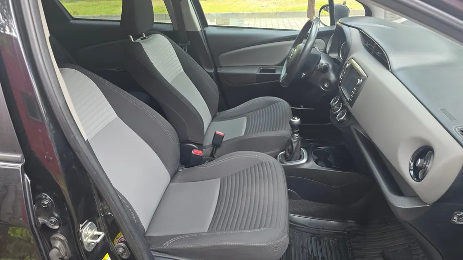 TOYOTA Yaris Yaris 1.5 Premium