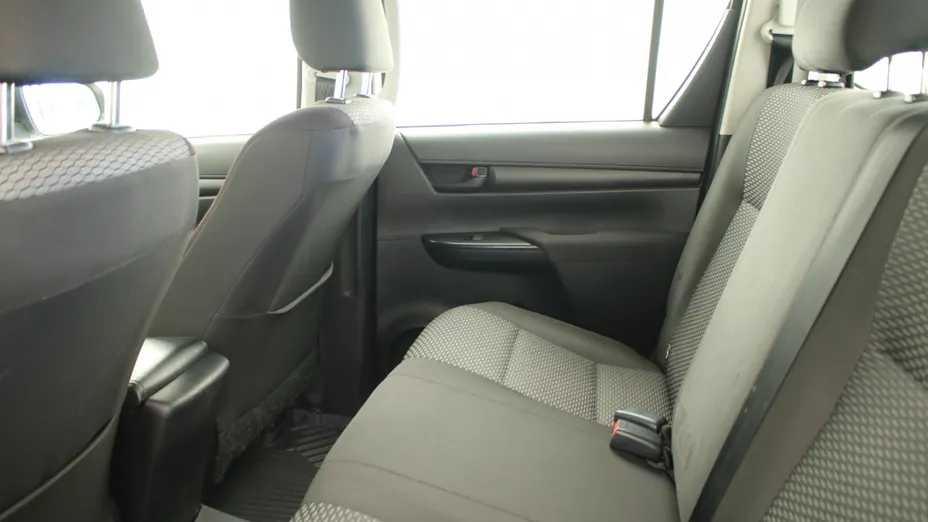 TOYOTA HiLux Hilux 2.4 D-4D Double Cab DLX 4x4