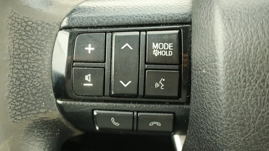 TOYOTA HiLux Hilux 2.4 D-4D Double Cab DLX 4x4