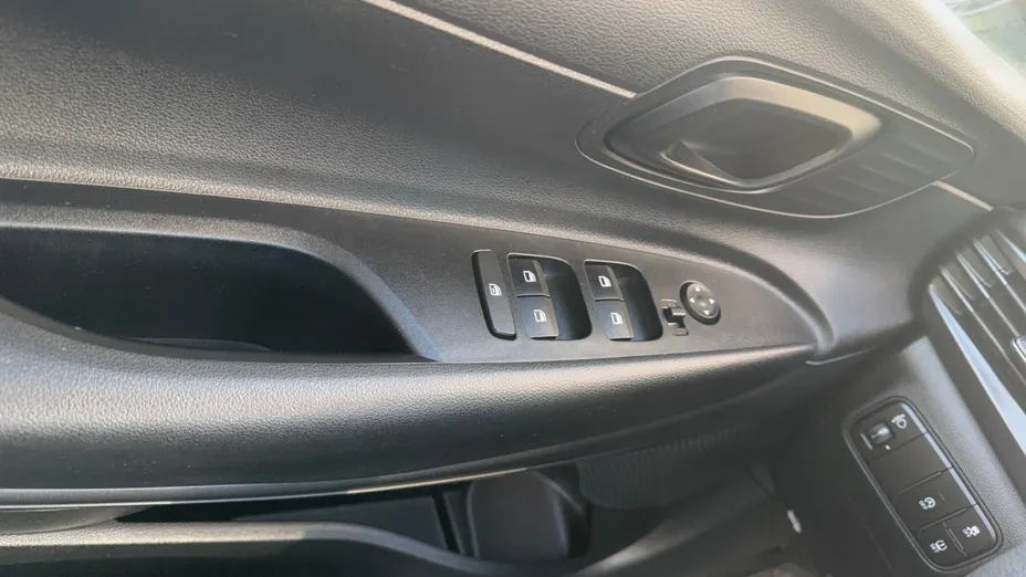 HYUNDAI i20 i20 1.2 Pure