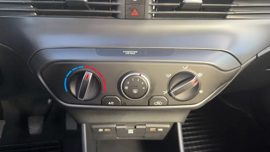 HYUNDAI i20 i20 1.2 Pure