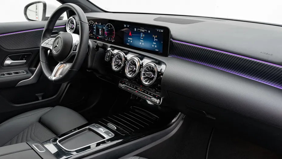 MERCEDES-BENZ A Klasa A 200 d Progressive 8G-DCT