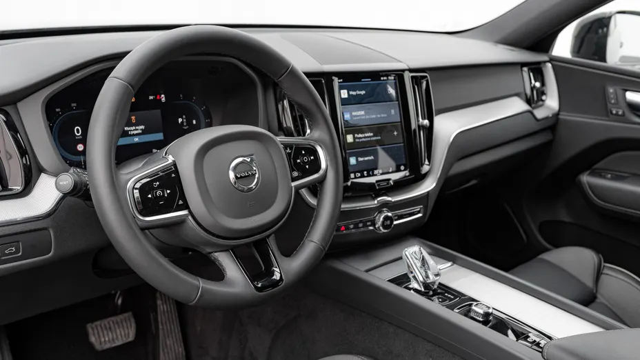 VOLVO XC60 XC60 B4 D AWD Plus Dark aut