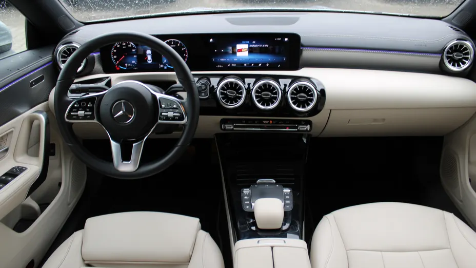 MERCEDES-BENZ CLA CLA 200 Progressive 7G-DCT