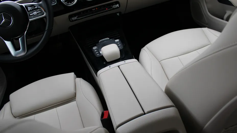 MERCEDES-BENZ CLA CLA 200 Progressive 7G-DCT