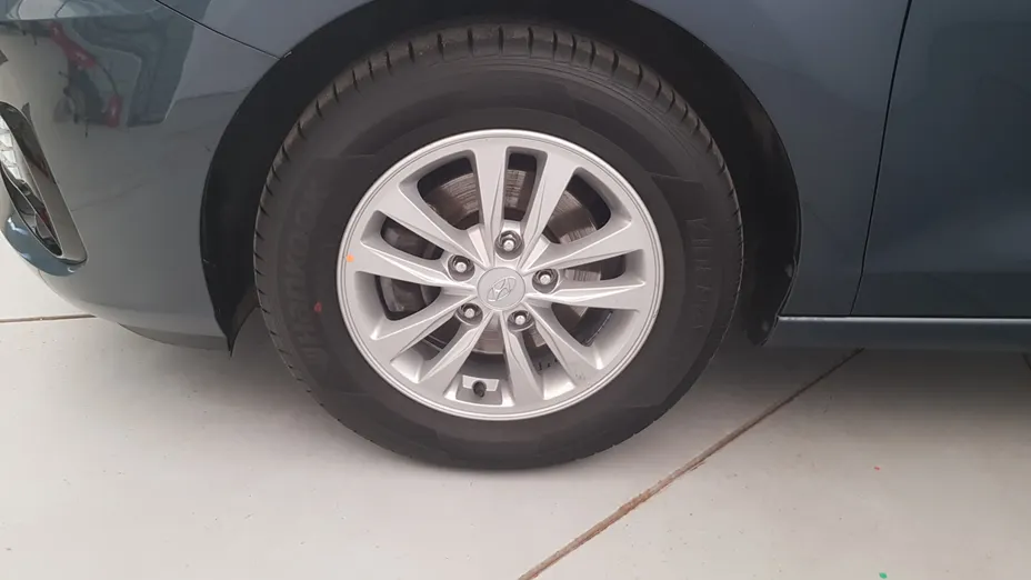 HYUNDAI i30 i30 1.5 DPI Classic +