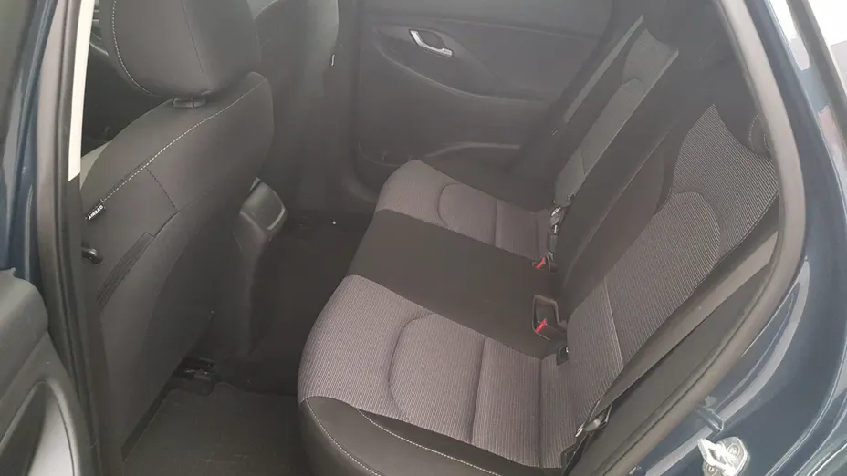 HYUNDAI i30 i30 1.5 DPI Classic +