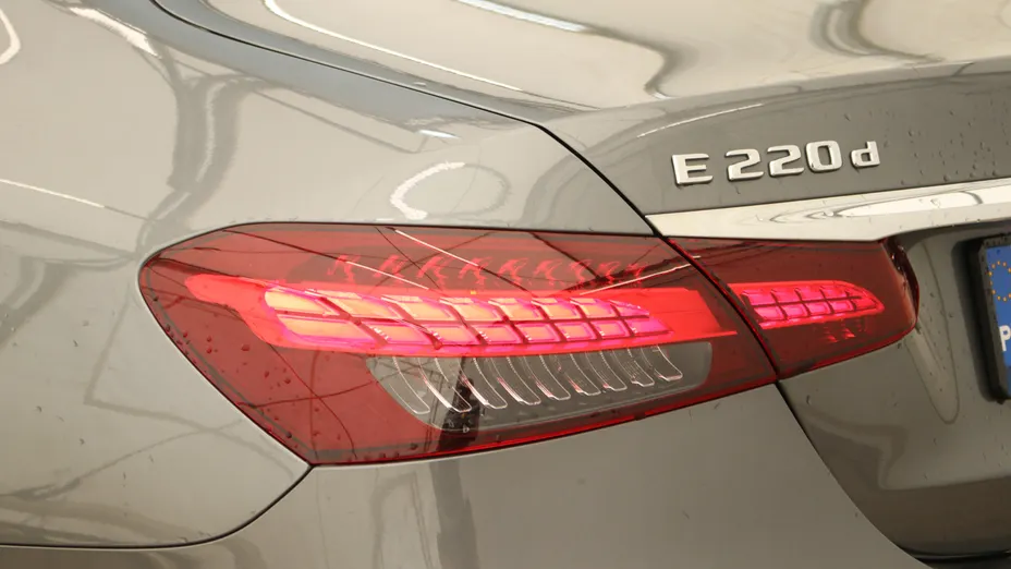 MERCEDES-BENZ E Klasa E 220 d 4-Matic AMG