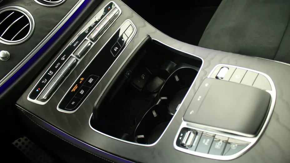 MERCEDES-BENZ E Klasa E 220 d 4-Matic AMG