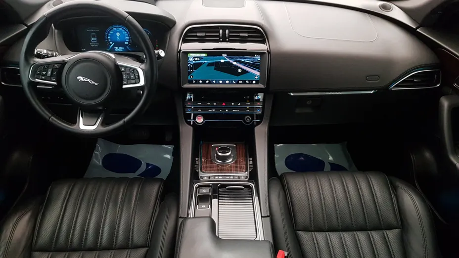 JAGUAR F-Pace F-Pace 2.0 i4D AWD Portfolio aut
