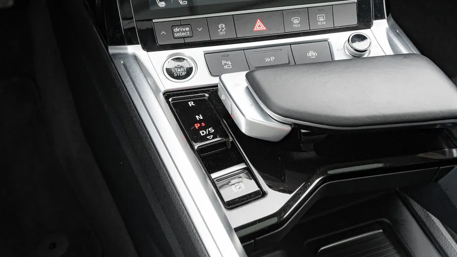 AUDI e-tron Q8 e-tron 55 114kWh Quattro S Line