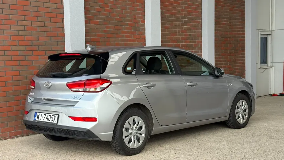 HYUNDAI i30 i30 1.5 DPI Classic +