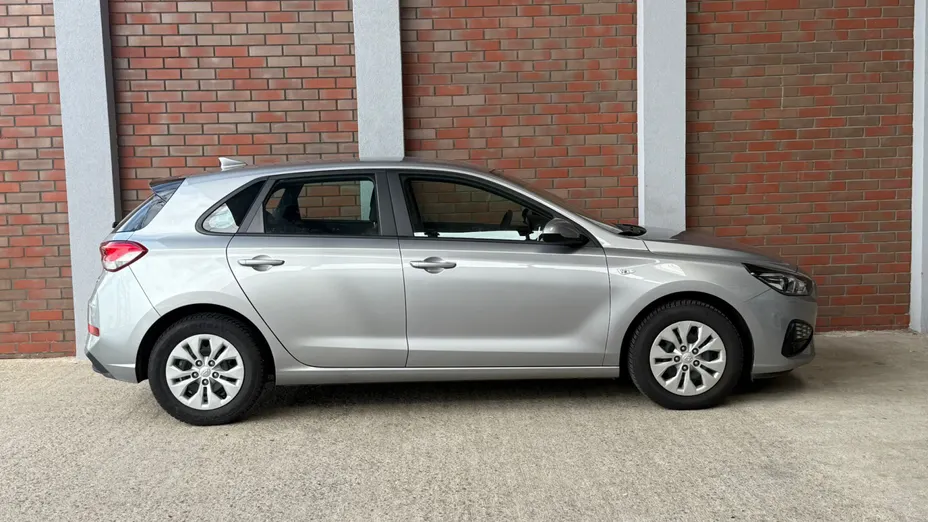 HYUNDAI i30 i30 1.5 DPI Classic +