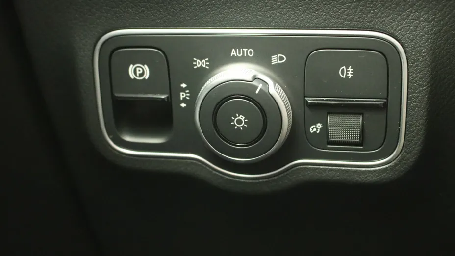 MERCEDES-BENZ GLA GLA 200 mHEV AMG Line 7G-DCT