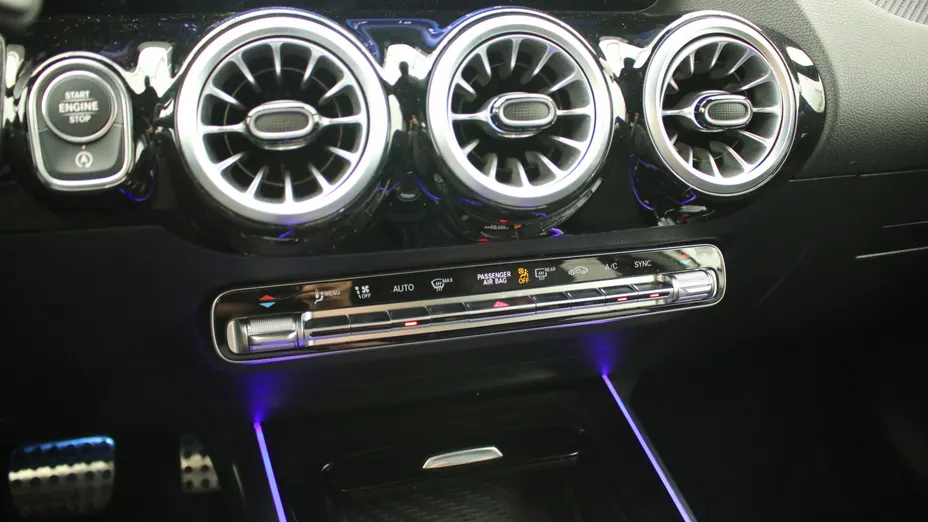 MERCEDES-BENZ GLA GLA 200 mHEV AMG Line 7G-DCT