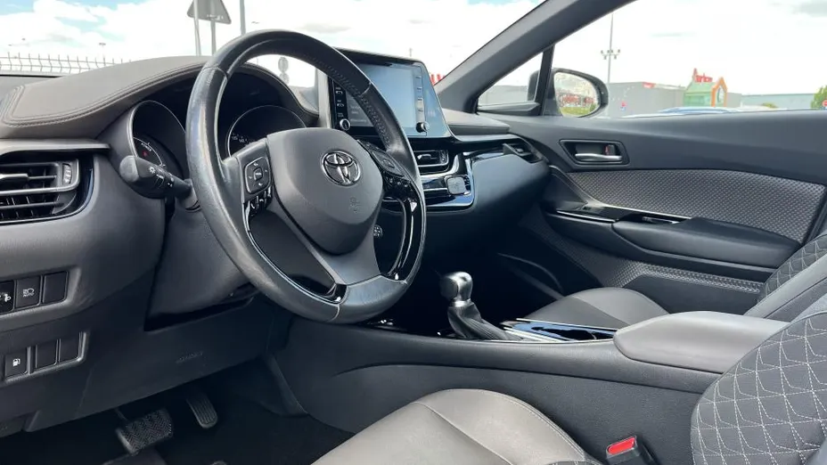 TOYOTA C-HR C-HR 2.0 Hybrid Executive