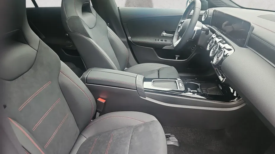 MERCEDES-BENZ CLA CLA 200 mHEV AMG Line 7G-DCT Nowy