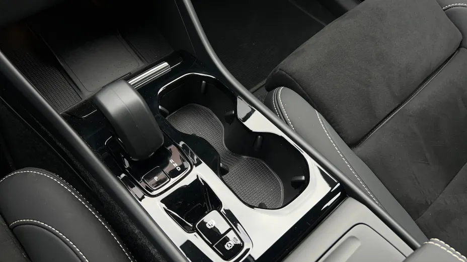VOLVO XC40 XC40 B3 Plus Dark aut