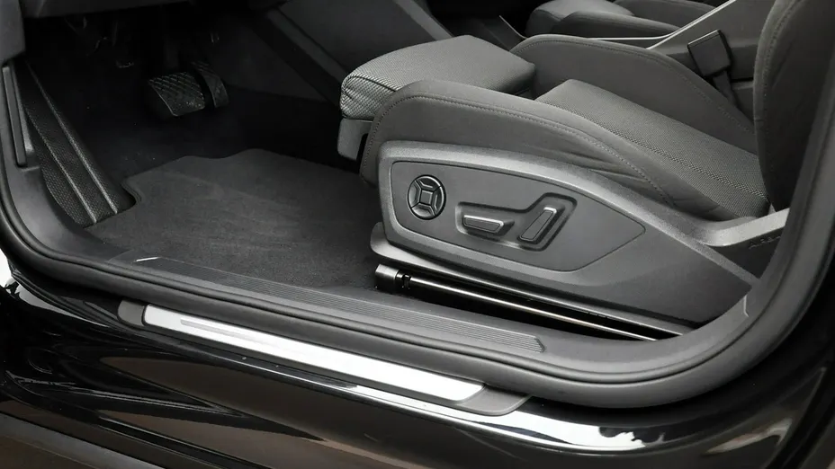 AUDI Q4 Q4 e-tron 40 77kWh Advanced