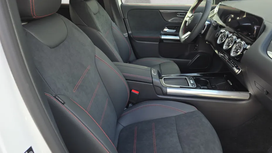 MERCEDES-BENZ GLA GLA 200 AMG Line Nowy