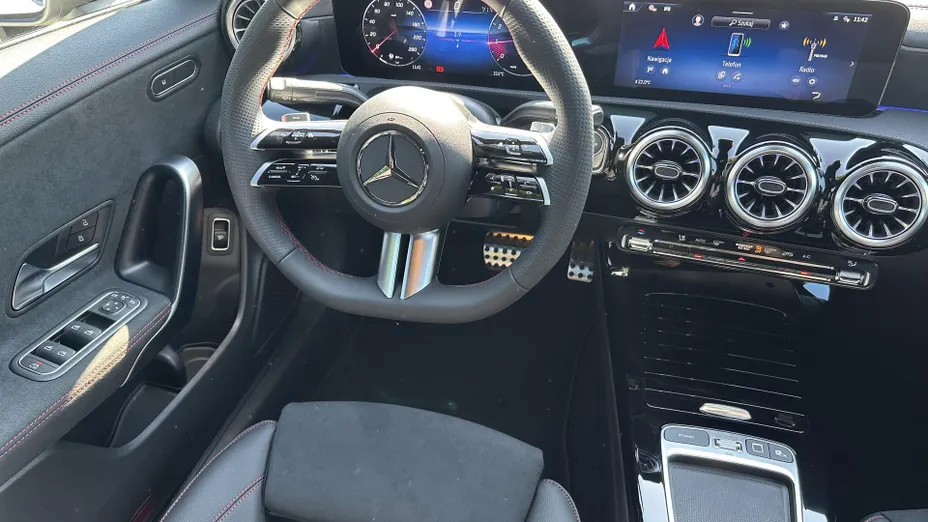 MERCEDES-BENZ CLA CLA 180 mHEV AMG Line 7G-DCT Nowy