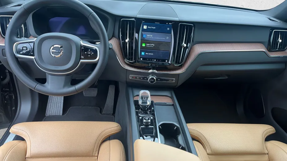 VOLVO XC60 XC60 B4 B Plus Dark aut