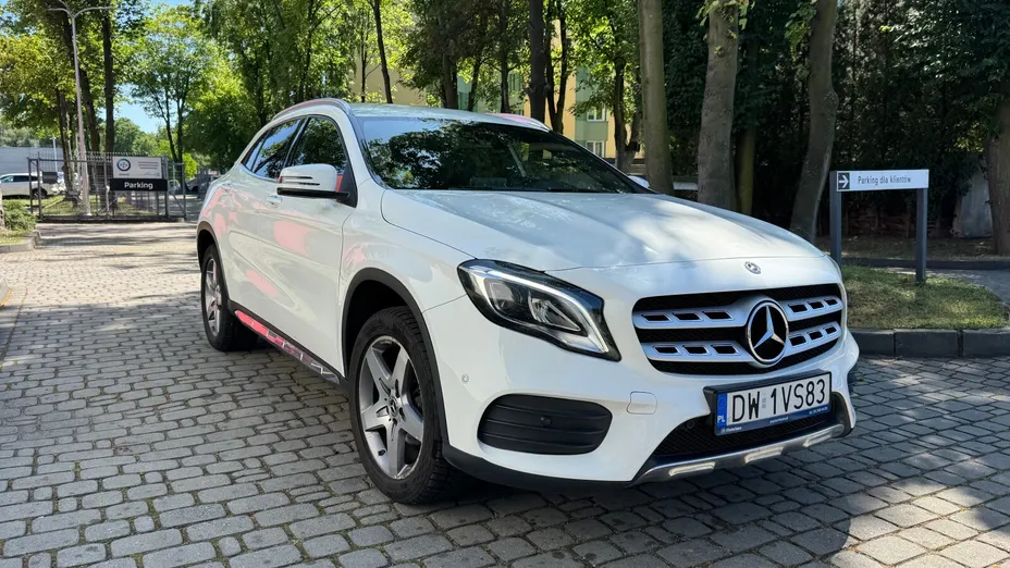 MERCEDES-BENZ GLA GLA 200 7G-DCT AMG Line