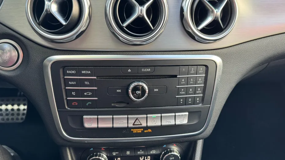 MERCEDES-BENZ GLA GLA 200 7G-DCT AMG Line