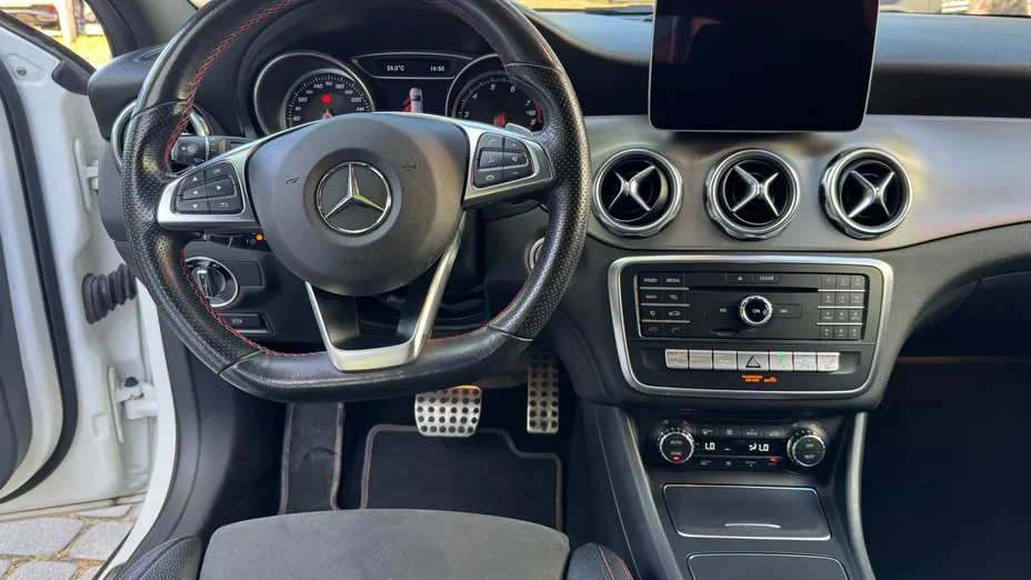 MERCEDES-BENZ GLA GLA 200 7G-DCT AMG Line