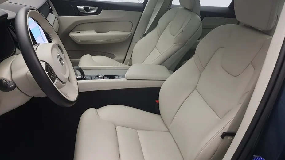 VOLVO XC60 XC60 T6 Plug-In Hybrid AWD Plus Bright aut