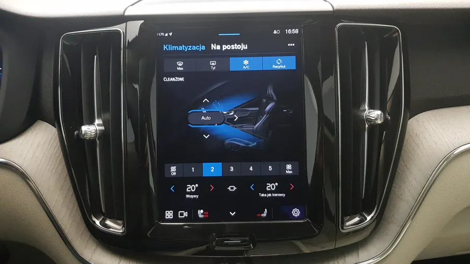 VOLVO XC60 XC60 T6 Plug-In Hybrid AWD Plus Bright aut